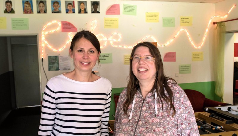 Isabel Grave (links) und Dr. Claudia Neumann bieten die Sprechstunde in Dormagen an