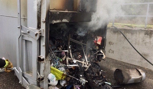 In einem Logistikzentrum an der Edisonstraße war der Großcontainer in Brand geraten In einem Logistikzentrum an der Edisonstraße war der Großcontainer in Brand geraten