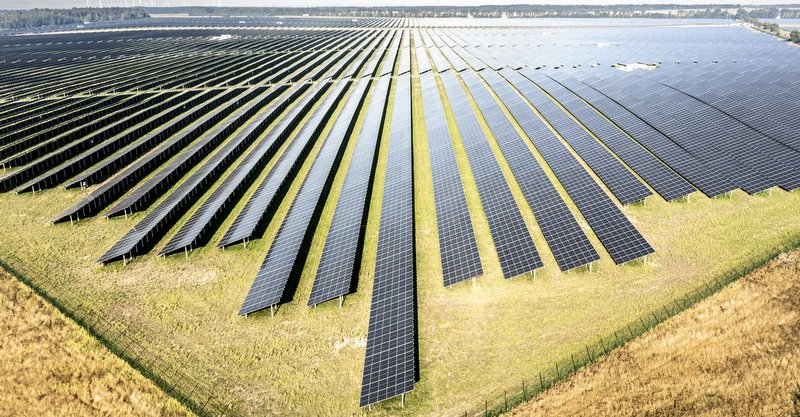Der EnBW-Solarpark „Weesow-Willmersdorf“ in Brandenburg ist mit seinen insgesamt 465.000 Solarmodulen der größte Solarpark in Deutschland