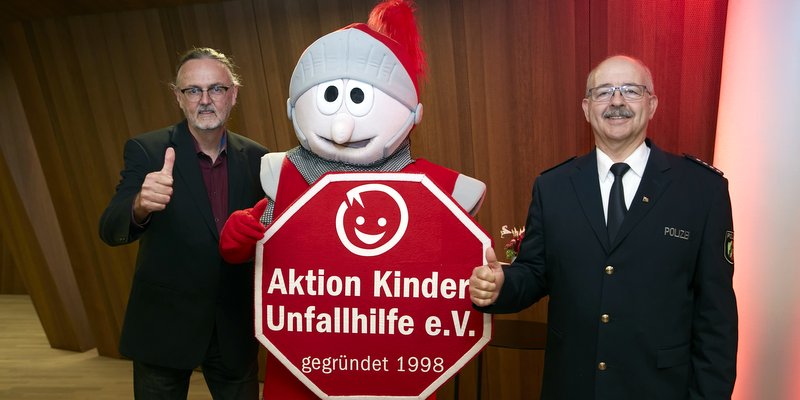 Die Auszeichnung Der Rote Ritter erhielten in Hamburg Peter Tümmers (links) und Gereon Hogenkamp
