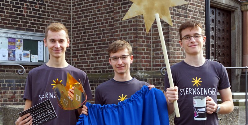 Das Planungsteam der Sternsingeraktion in Hackenbroich sucht königliche Unterstützung, von links: Johannes Quack, Lukas Quack, Jakob Leist
