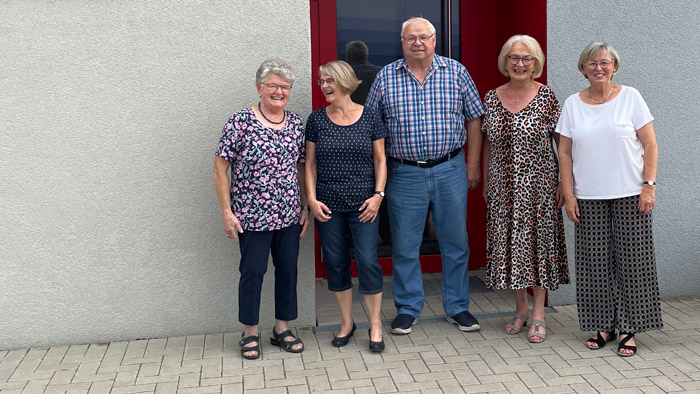 Das Team des Stürzelberger Seniorenmittagstischs freut sich auf neue Gäste