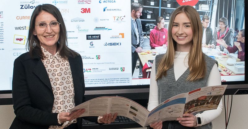 Ansprechpartnerinnen Katharina Beckmann (links) und Jessica Schillings