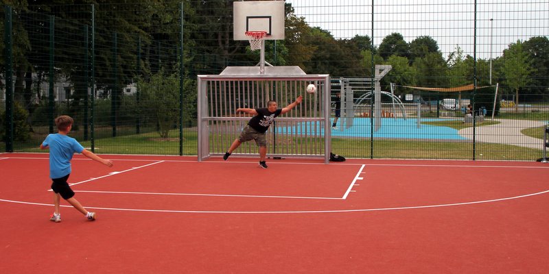 Der neue Teil der Sportanlage wird auch von jungen Kickern gut angenommen