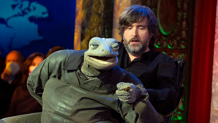 Michael Hatzius und seine Echse sind erstmals in Dormagen zu Gast