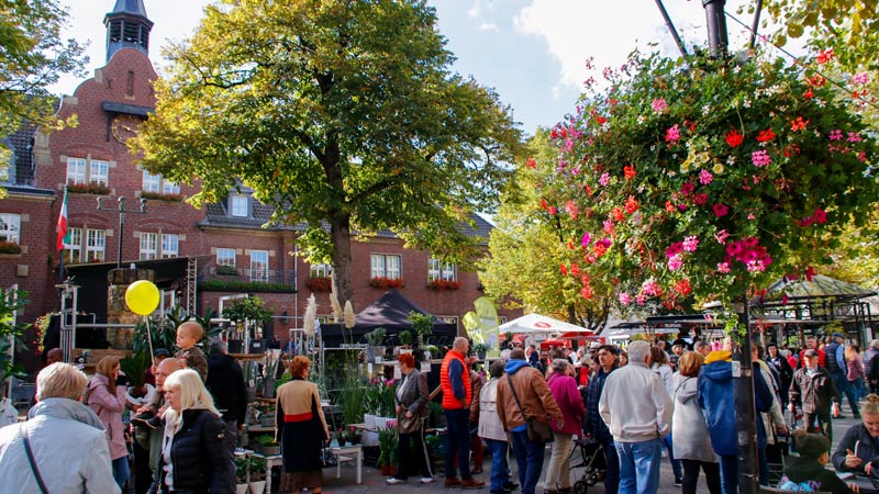 Der Michaelismarkt ist das größte Dormagener Stadtfest