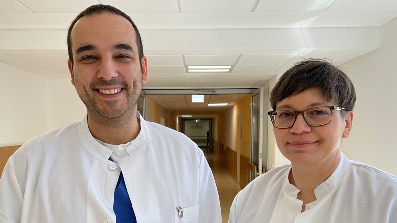 Yvonne Spichal und Dr. Jan Sebastian Okroglic sind die leitenden Ärzte der Stationären Schmerzmedizin im Krankenhaus Dormagen