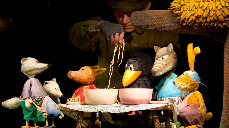 Die Kindertheaterstücke „Rabe Socke - Alles erlaubt?“ und  „Löwe und Maus“ werden im kommenden Jahr in der Kulturhalle gezeigt