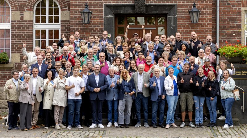 Vertreter zahlreicher Parteien unterstützen Wiederwahl von Erik Lierenfeld