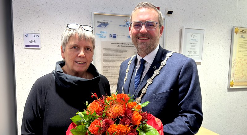 Rotraud Leufgen vereidigte Bürgermeister Erik Lierenfeld und hielt eine mit viel Applaus bedachte Rede 