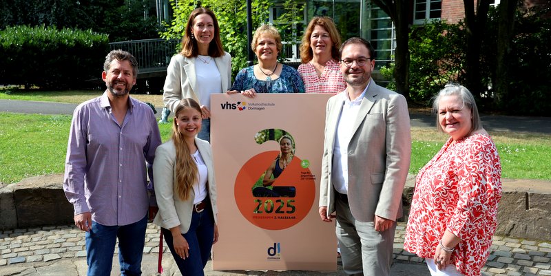 Stellen das Herbstprogramm vor, von links: Martti Zeyer, Linda Klisch, Anja Bezold, Claudia Dannenberg, Ute Abraham-Körner, Christian Topp und Marion Kux