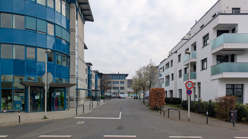 Ab dem 30. März wird die Castellstraße vorübergehend zur Einbahnstraße; die Zufahrt erfolgt über die Römerstraße