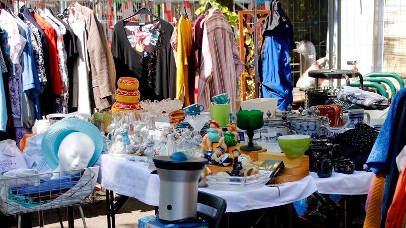 Trödeln, entdecken, wiederverwenden: City-Flohmärkte auf der Kölner Straße