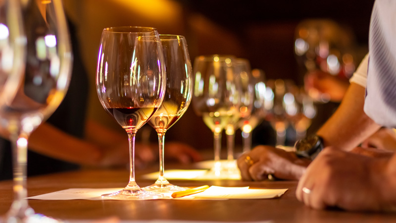 Die DHG lädt Interessierte zu einer Weinprobe ein