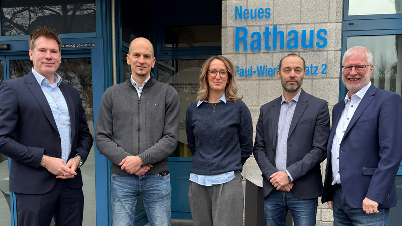 Fritz Bezold (Erster Beigeordneter), Jochen Hahnen (Amtsleiter IT und Digitalisierung), Britta Bellers (Abteilungsleiterin Ausländerbehörde), Thomas Hegenbarth (CDO) und Volker Lewerenz (Amtsleiter Integration und Soziales) haben die Digitalisierung der Ausländerbehörde maßgeblich vorangetrieben