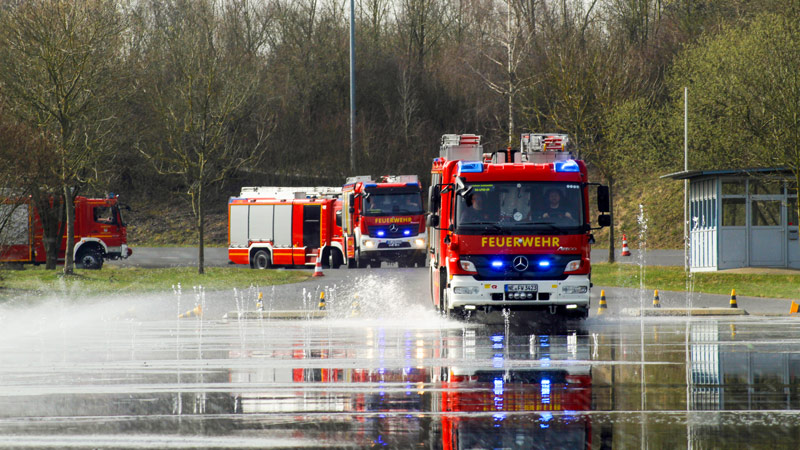 Die Feuerwehr Dormagen führt regelmäßig Fahrsicherheitstrainings durch