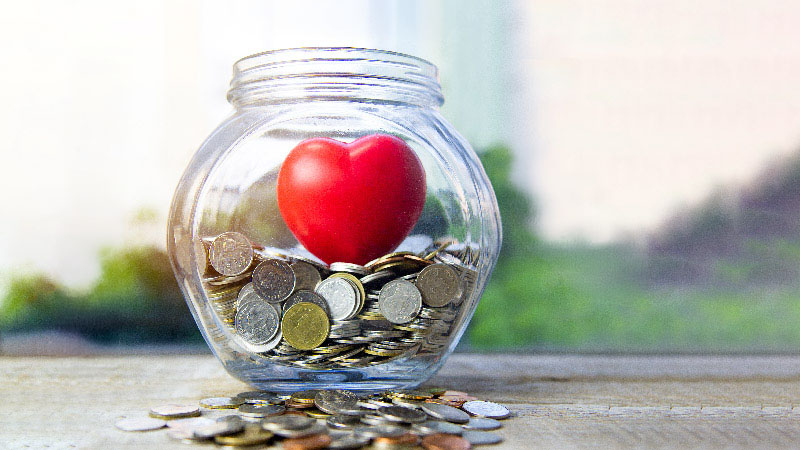 Kleingeld aus dem Urlaub hilft weltweit