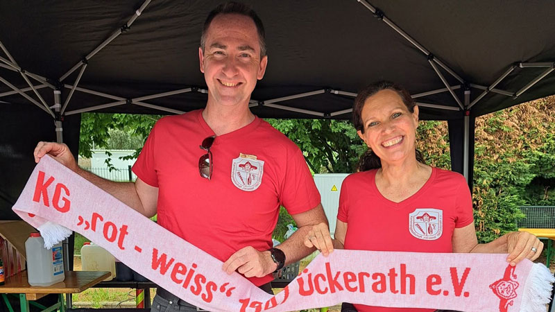 Enrico Hunger und Corinna Pick-Lauer ermöglichten beim Sommerfest erstmals das bargeldlose Bezahlen 