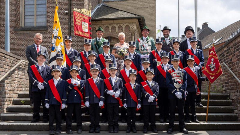 Die Edelknaben der Nievenheimer-Ückerather Schützenbruderschaft feiern ihr 100-jähriges Bestehen