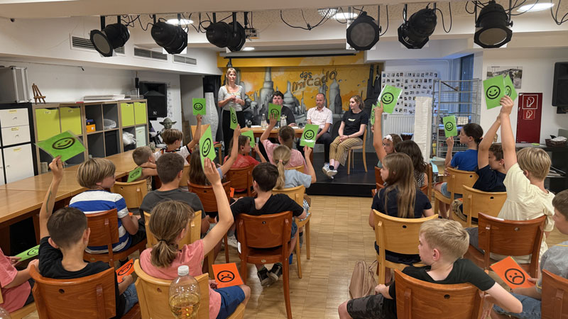 Auch bei ihrer Abschlusssitzung zeigten sich die Mitglieder des Kinderparlaments engagiert