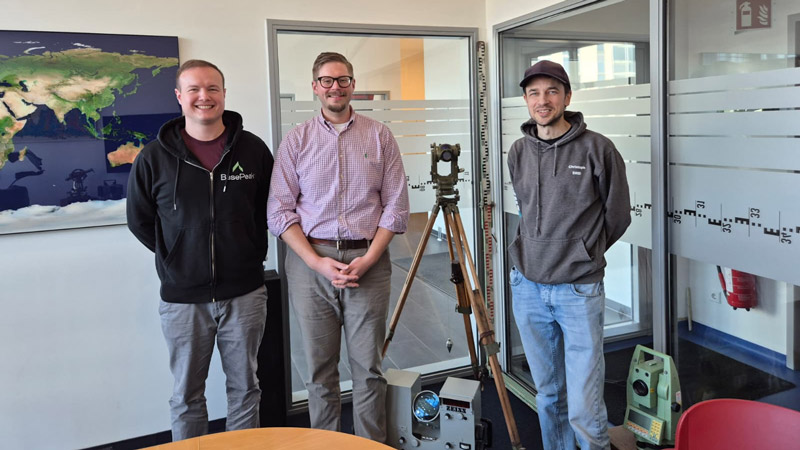 Sie arbeiten erfolgreich zusammen Thorsten Klein (BasePeak), Jan-Dominik Kappas und Christoph Reitenberger (SWD)