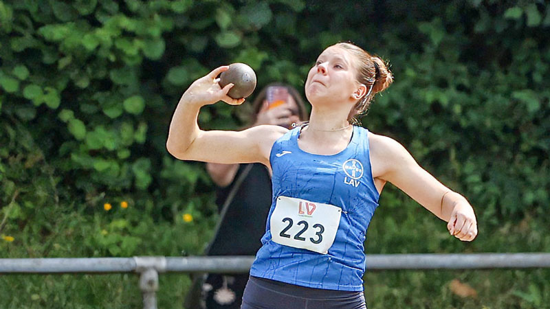 Emilia Marquart siegte beim Werfertag in Leichlingen auch beim Kugelstoßen