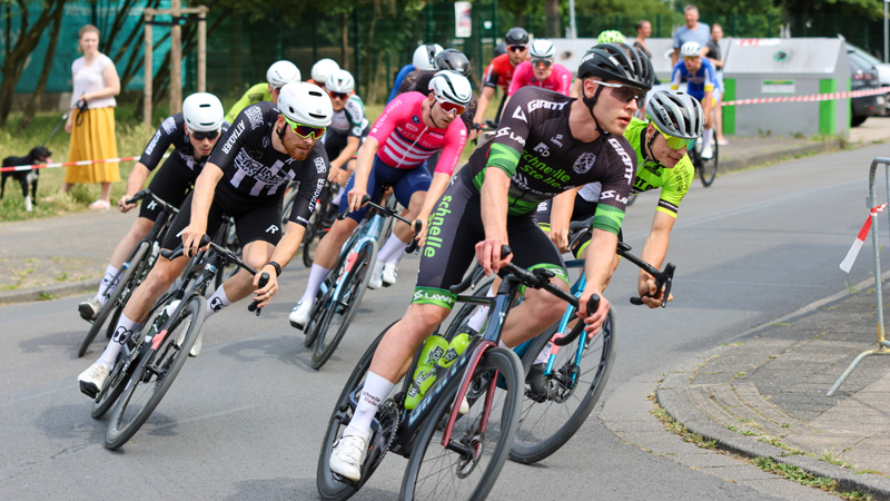 Die Premiere des Radrennens „Ortsschildsprint“ in Nievenheim im Jahr 2025 war ein voller Erfolg