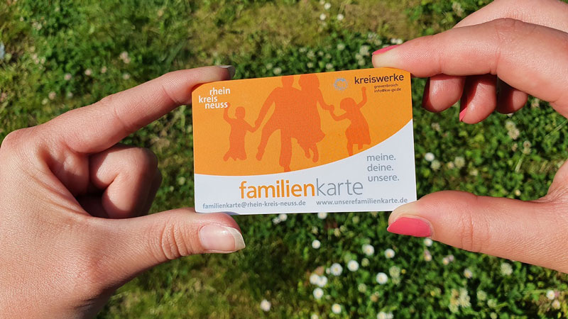 Die Familienkarte des Rhein-Kreises Neuss feiert 20-jähriges Jubiläum