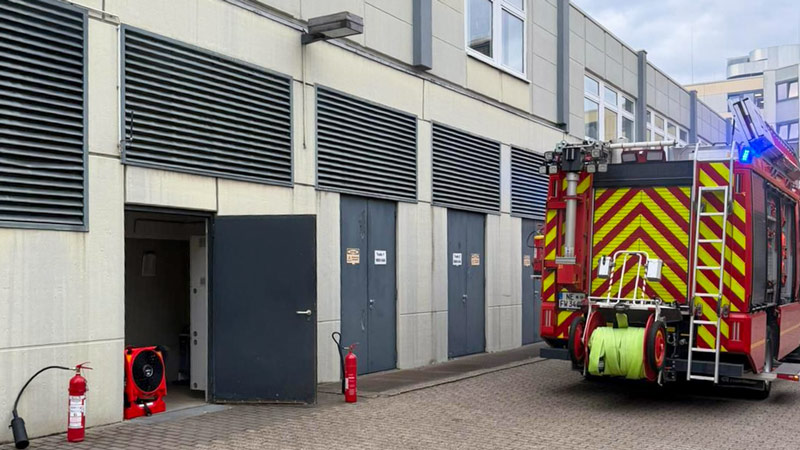 Der durch Batterien ausgelöste Schwelbrand  erforderte aufwändige Lüftungsmaßnahmen