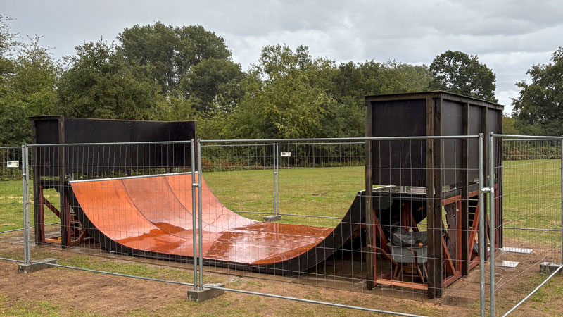 Die neue Minirampe am Jugendplatz Delhoven