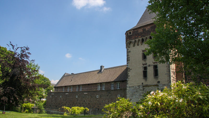 Das Archiv im Rhein-Kreis Neuss bietet am 5. August eine Führung durch Burg und Archiv an