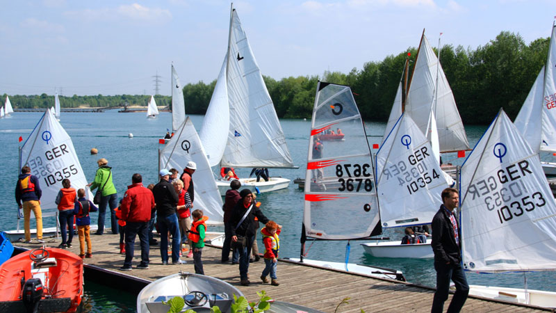 Der Yachtclub Rheinland (ehemals Yacht-Club Bayer Leverkusen) präsentiert auf seinem Vereinsgelände Interessierten sein Angebot