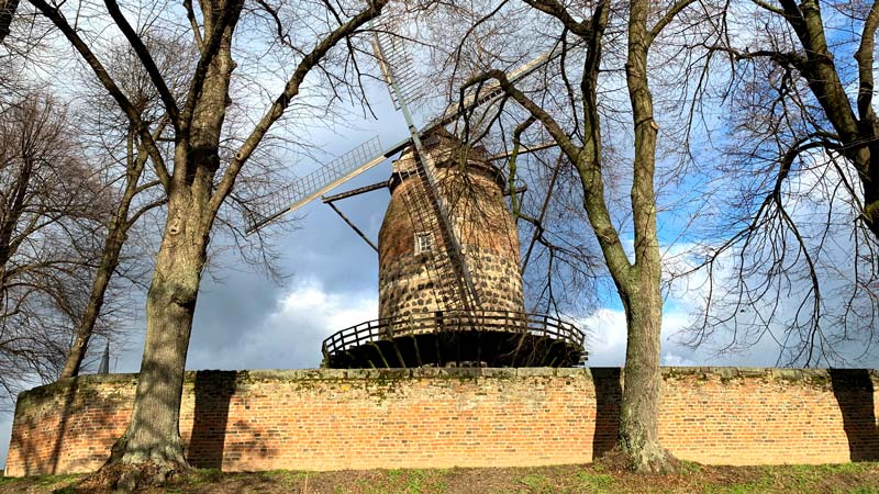 Der Bund fördert die Sanierung der Zonser Windmühle