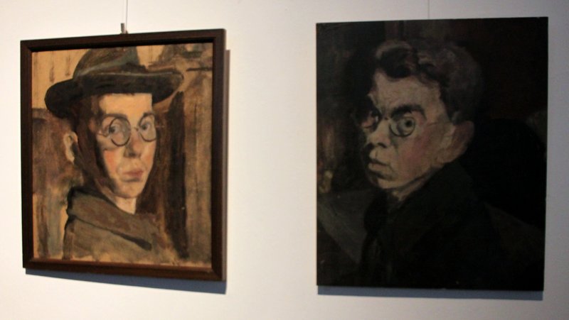 Roswitha Neumann und Pater Konrad Breidenbach bei der Eröffnung der Ausstellung und Selbstportraits von Johannes Chrysostomus Stopp