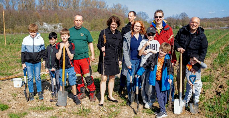 Dank der Spende der Praxis ZahnLevin wurde neues Grün gepflanzt