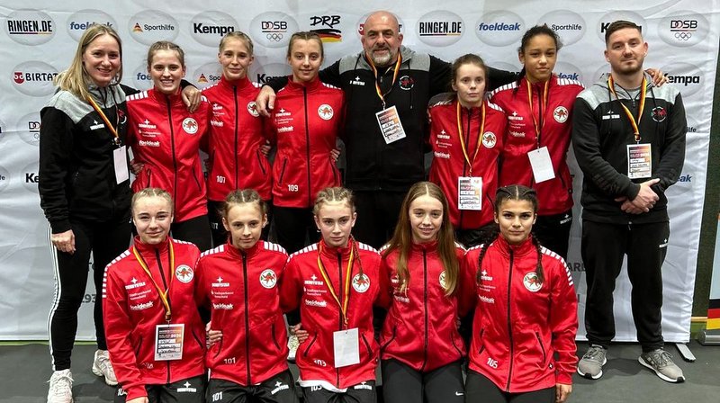 Dormagen: Das NRW-Team mit Trainern in Frankfurt/Oder