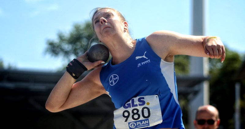 Im Kugelstoßen der weiblichen Jugend U18 erzielte sie 14,16 m und belegte DM-Platz 6: Emilia Marquart