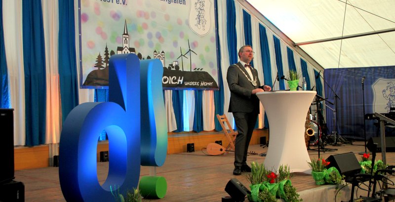 Bürgermeister Erik Lierenfeld sprach beim Neujahrsempfang Themen der Vergangenheit und der Zukunft an   