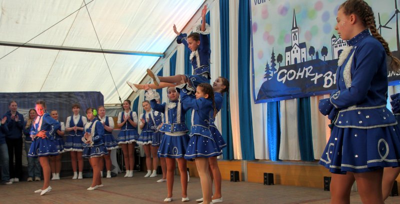 Tanzgruppen der KG Turfgrafen sorgten für das Finale des Empfangs