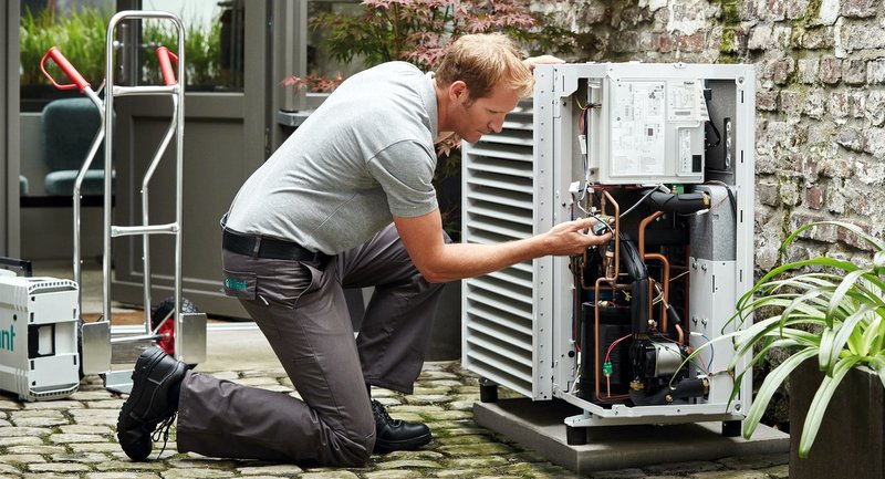 Am Lesertelefon informieren Fachleute anlässlich des Heat Pump Day 2026 zum Thema Heizungsförderung sowie zu technischen Fragen rund um die Wärmepumpe
