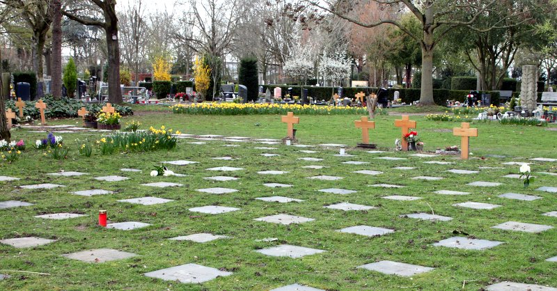 Die Veranstaltung setzt sich auch mit unterschiedlichen Bestattungsarten auseinander