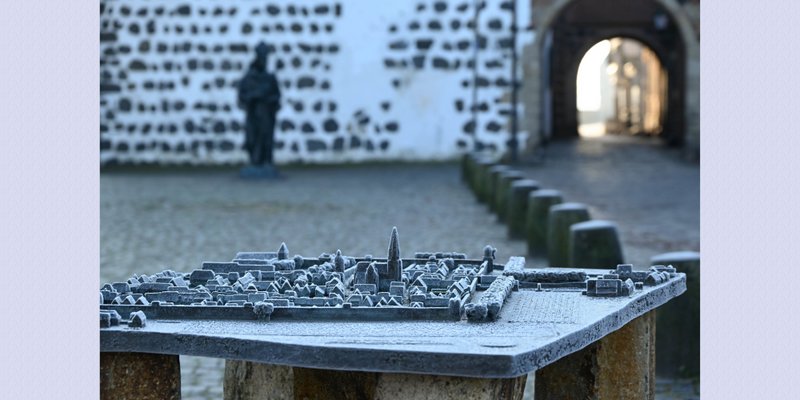 „Wintertraum“: Das Januar-Foto im aktuellen Kalender hat Nathalie Pfeifer aus Dormagen am Zolltor in Zons aufgenommen﻿