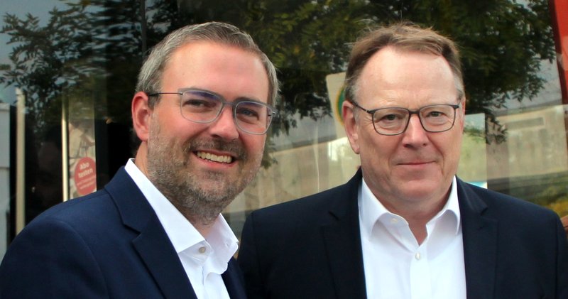 Die Bürgermeister Erik Lierenfeld (links) und Torsten Burmester sind Ehrengäste des Mai-Empfangs der SPD Dormagen