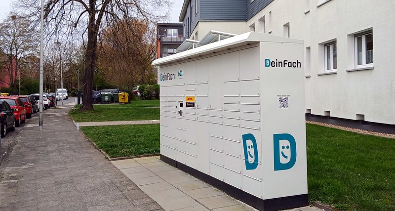 Der weiße Paketautomat an der Straße „Im Daubenthal“