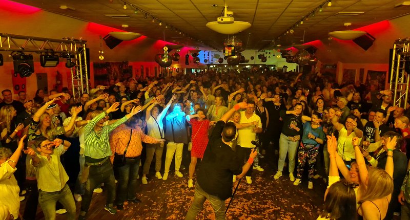 Überall waren bei der Party lachende Gesichter zu sehen