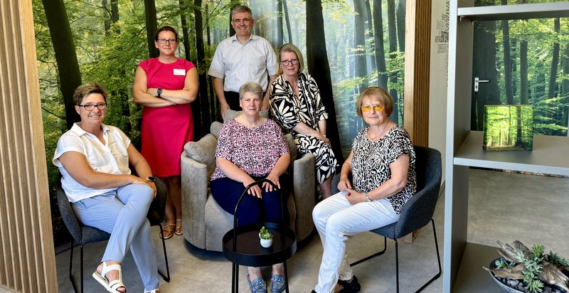 Vorstandsmitglieder des Fördervereins sahen sich vor Ort um, von links: Petra Heyer (Gast), Barbara Brand, Bärbel Hoffmann, Elisabeth Michels, Klaus Mais und Andrea Kunz