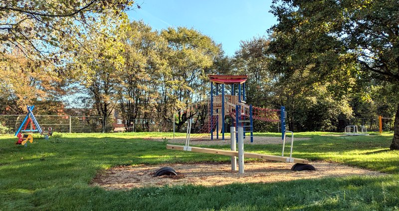 Der Spielplatz an der Zonser Straße ist bereits wieder nutzbar, die offizielle Eröffnung erfolgt im November