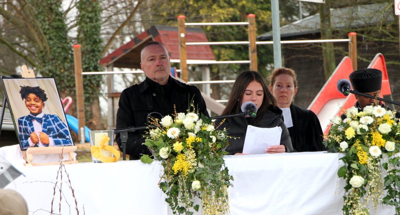 Dormagen: Für die Realschulklasse sprach Luisa bewegende Worte 