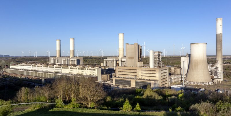 Der 117 Meter hohe Kühlturm des stillgelegten Blocks Q wird am Donnerstag gesprengt