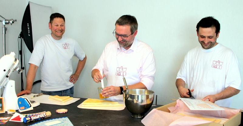 Dormagen: Der Kuchen im Schultüten-Look entsteht